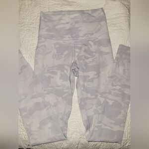 DISCONTINUED RARE Lululemon White Camo Print Legging